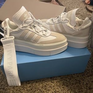 Adidas Ivy Park Sneakers